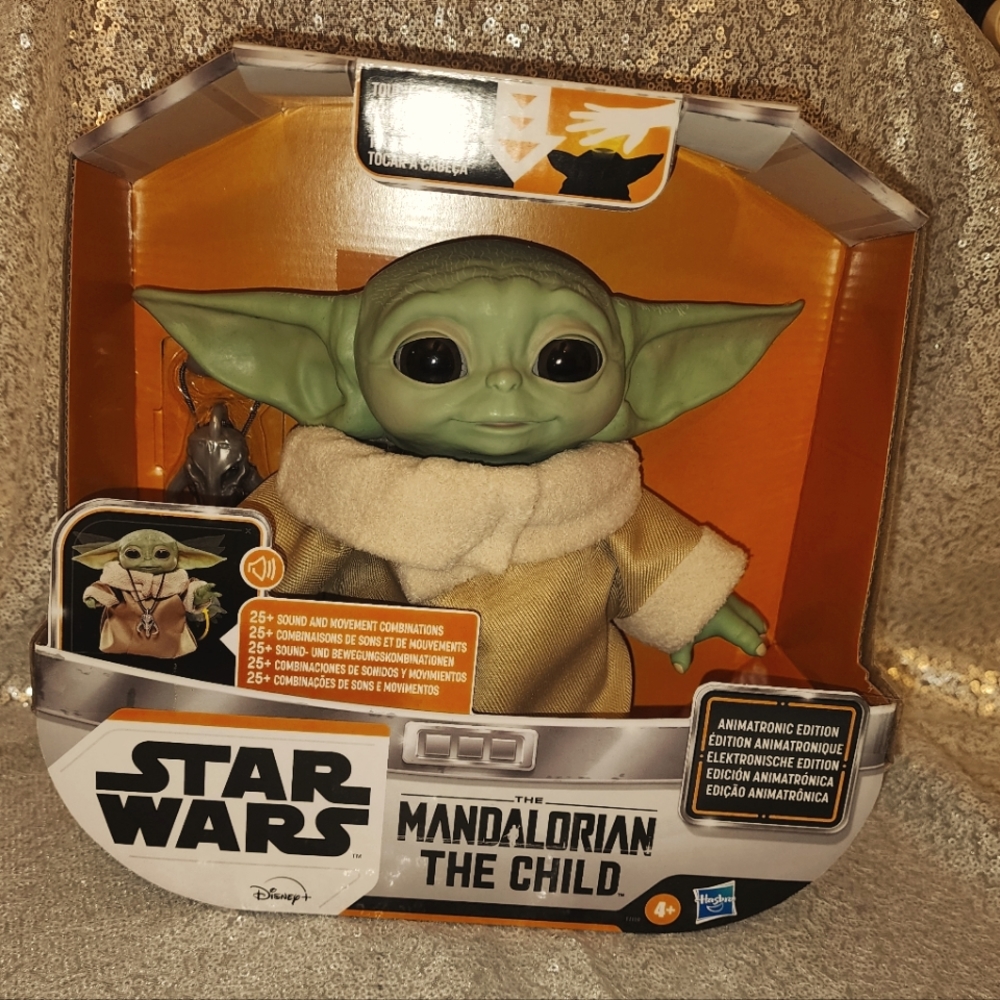 Star Wars Mandalorian 8" The Child Animatronic Edition with Motion & Sounds